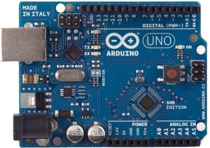 Arduino Frézku řídí Arduino, konkrétně Arduino UNO. Jedná se o jednodeskový počítač s mikroprocesorem ATMega328. Programovací rozhraní je USB.