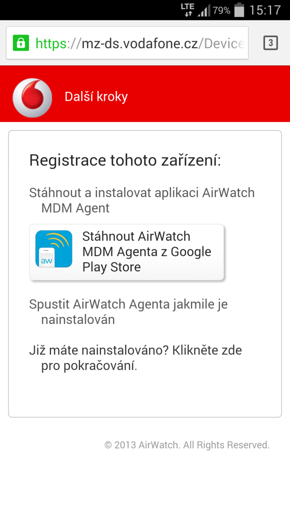 3. Na uvedeném mobilní zařízení otevřete e-mail či SMS s odkazem. Otevře se vám mobilní webová stránka, která nabídne dva kroky: a.