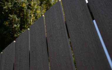 Dřevoplastové ploty Fiberon vám přináší to nejlepší z obou světů To nejlepší ze světa dřeva a toho nejlepšího ze světa kompozitu Zkombinováním toho nejlepšího, získáte ploty Fiberon Ploty Fiberon