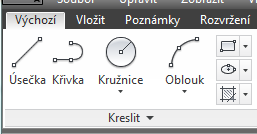 Kreslení úseček pomocí délky a úhlu Máme zapnutý režim UCHOP, DYN a OTRAS. Postup kreslení: 1. Na kartě Výchozí v panelu Kreslit. klikneme na ikonu Úsečka. 2.