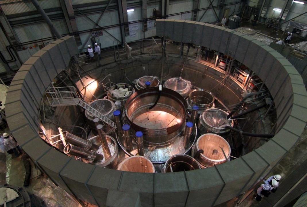Rychlé reaktory zhmotnění myšlenky trvale udržitelné jaderné energetiky. Rychlé reaktory jsou schopné využívat jako palivo přírodní uran a vyrábět 60 krát více energie než konvenční reaktory.