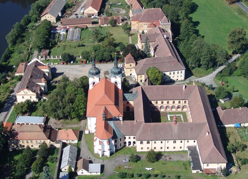 2016 6 Premonstrátský klášter v