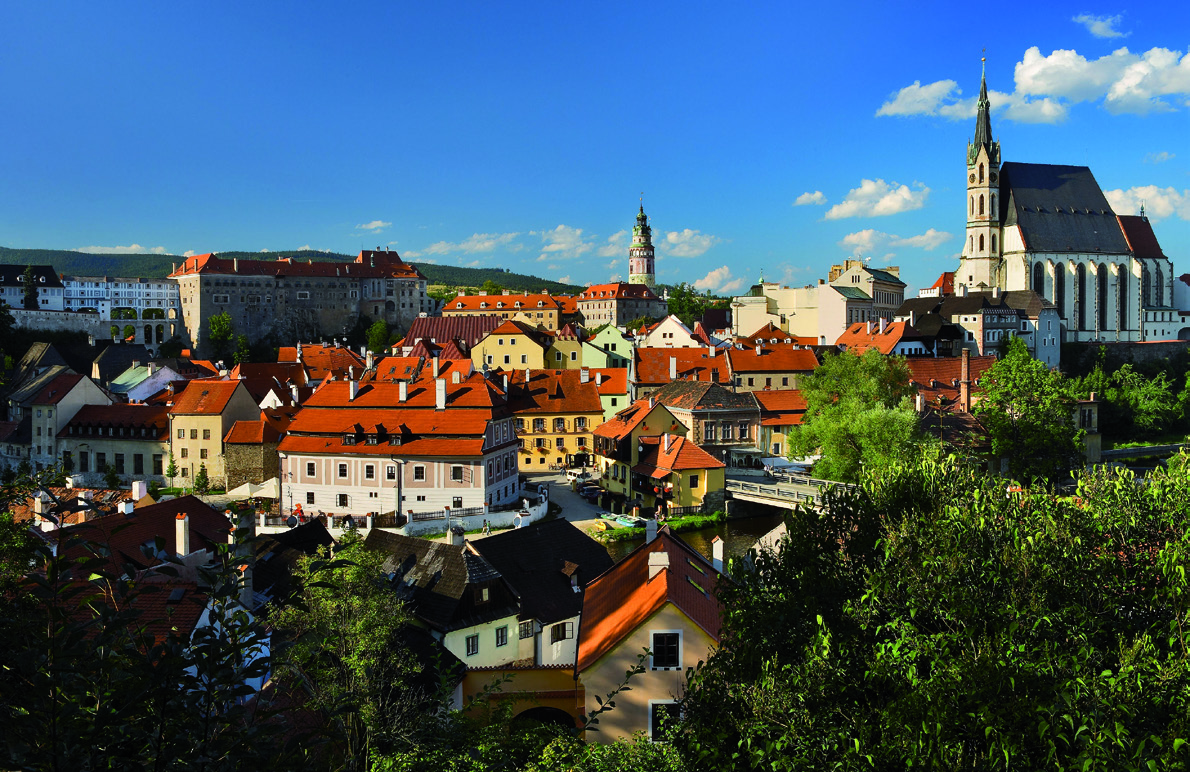 Český Krumlov 3 Rozloha MPR _ 51,91 ha Rozloha MPZ _ 56,44 ha Počet památek _ 367 (z toho 277 v MPR a 74 v MPZ) Křivolaké uličky, romantická zákoutí a unikátní měšťanské domy s impozantní dominantou