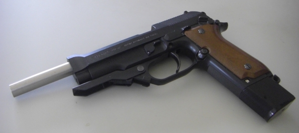 všichni výrobci plynových airsoft pistolí. Prodeje této pistole byly po celém Japonsku skvělé a vlastnily ji jak děti, tak vysocí ředitelé různých firem.