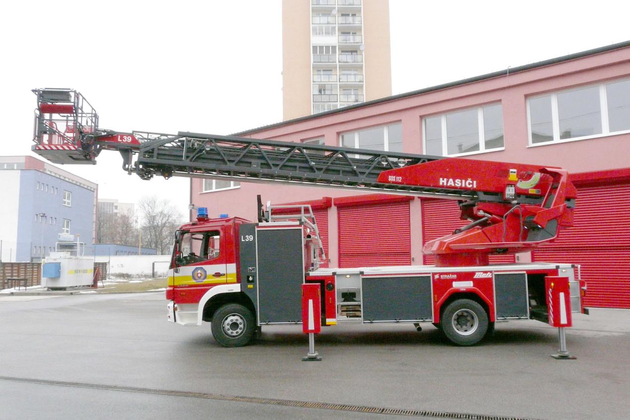 Vybrané základné technické parametre Dĺžka vozidla s previsom rebríkovej sady 10 900 mm Šírka vozidla 2500 mm Výška vozidla v nezaťaženom stave 3650 mm Maximálna rýchlosť 100 km/hod Počet miest na