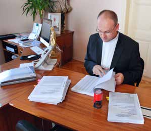 Charita Hospodaření a na Slovensku, kde realizovala komunitní a rozvojové projekty.
