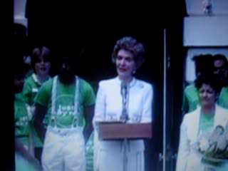 Příklady stavby na špatných základech 1980 Nancy Reaganová drogy jsou špatné, proto: Nancy: Co odpovíte, když