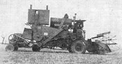 Obr. 2.3.: S - 4 Do českého zemědělství byly od poloviny padesátých let dováženy Maďarské sklízecí mlátičky Emag AC 400.