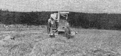 Stroj byl poháněn od vývodové hřídele traktoru o výkonu 35 koní. Záběr žacího ústrojí bylo 1,8 metru, šířka mlátícího bubnu 888 mm a průměr mlátícího bubnu 550 mm. Obr. 2.10.