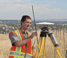 POĽNÉ RIEŠENIA TRIMBLE Využite všetky možnosti vašich GNSS prijímačov Trimble Trimble poskytuje geodetom úplné riešenie pre všetky práce v teréne.