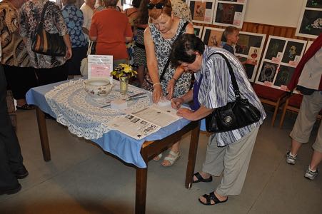 II.kategorie od 15 do 100 let 1.místo - Helena Bělohlavová ze Strakonic M.Aleš Špalíček 2.místo - Marie Maděrová z Bratislavy - G.Klimt Strom života 3.místo - Iva Šmídová z Kuřimi A.