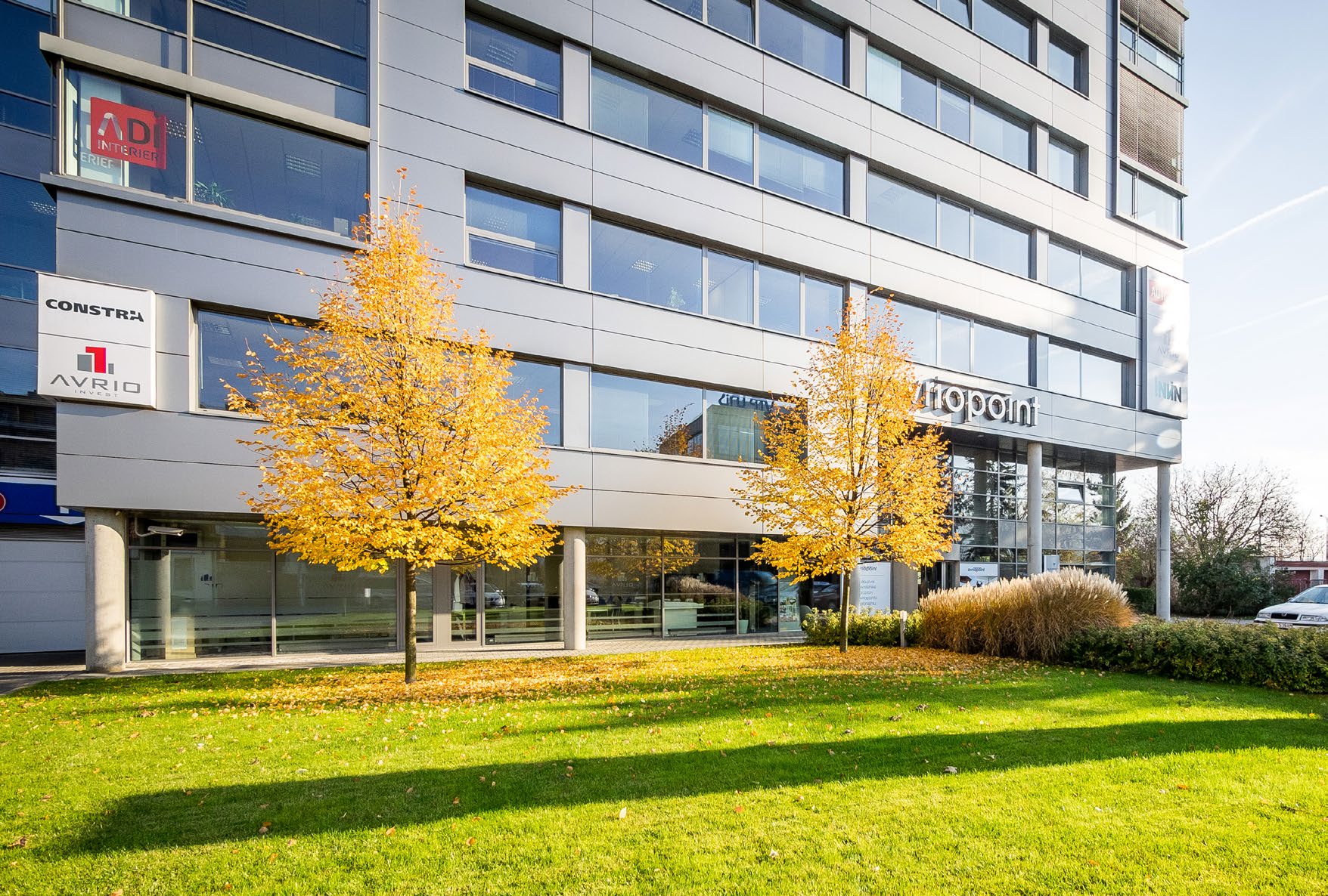 Referenční projekt AvrioPoint, Brno Vybudovali jsme spolecne ˇ ˇ AVRIO POINT ADMINISTRATIVNÍ BUDOVA Činnosti AD Group: Zpracování podnikatelského záměru Zajištění financování projektu Řízení