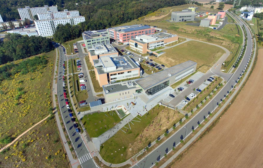 Představení společnosti Linio Plan www.linioplan.cz Pavel Vacek ředitel společnosti Náš projekční tým tvoří nejen zkušení matadoři, ale i mladí nadšení projektanti s neotřelým pohledem na náš obor.