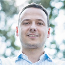 Představení společnosti AvrioReal www.avrioreal.cz David Hanák ředitel společnosti Poskytujeme komplexní služby v oblasti prodeje a pronájmu nemovitostí.