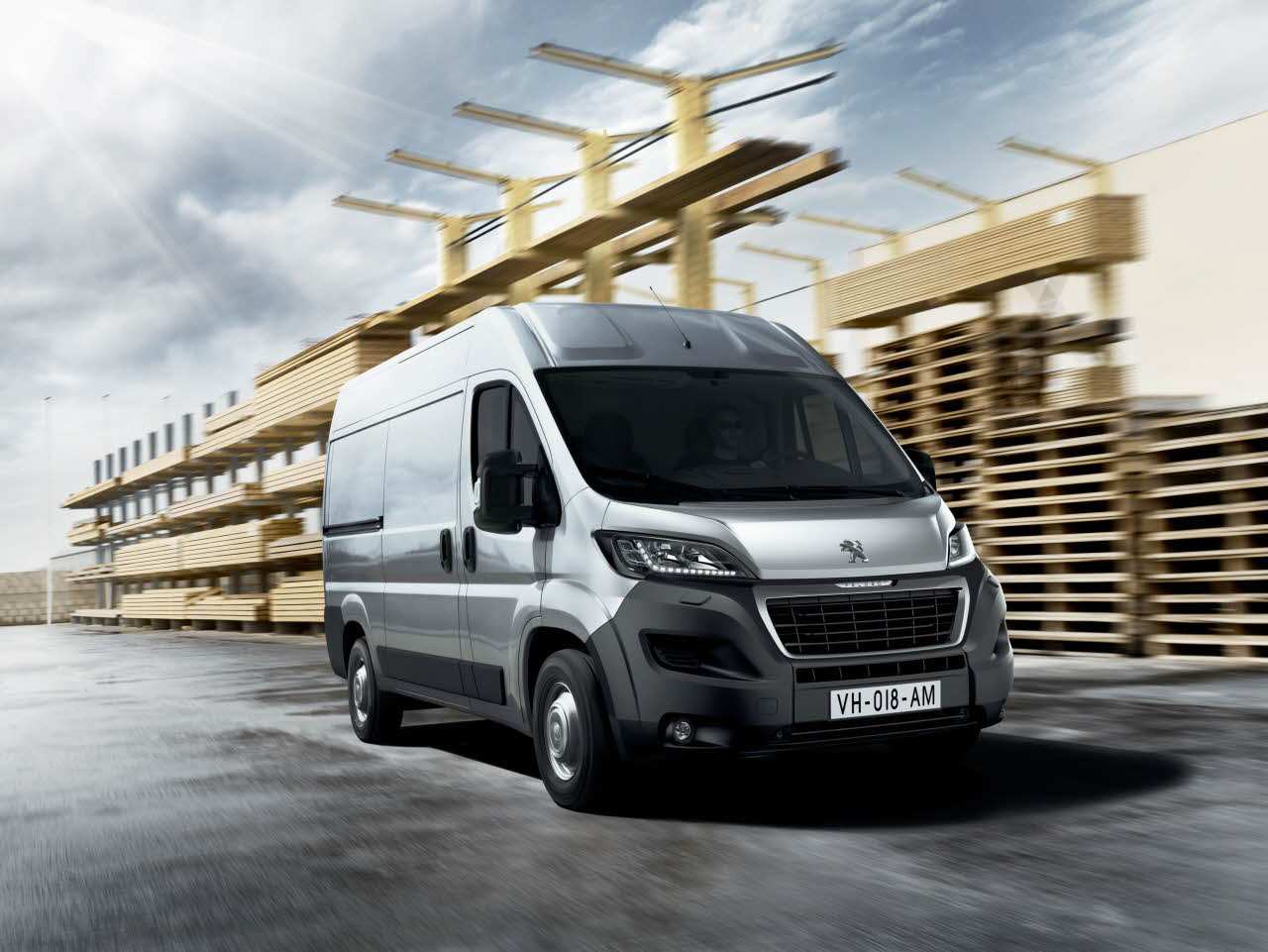PEUGEOT BOXER FURGON v ponuke už od 15 700 EUR!