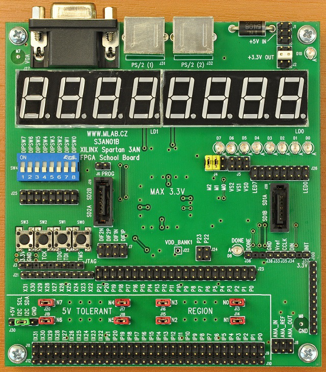 2. Popis konstrukce 2.1. Úvodem Pro práci s programovatelnými obvody FPGA a CPLD firmy XILINX je potřeba příslušné vybavení.