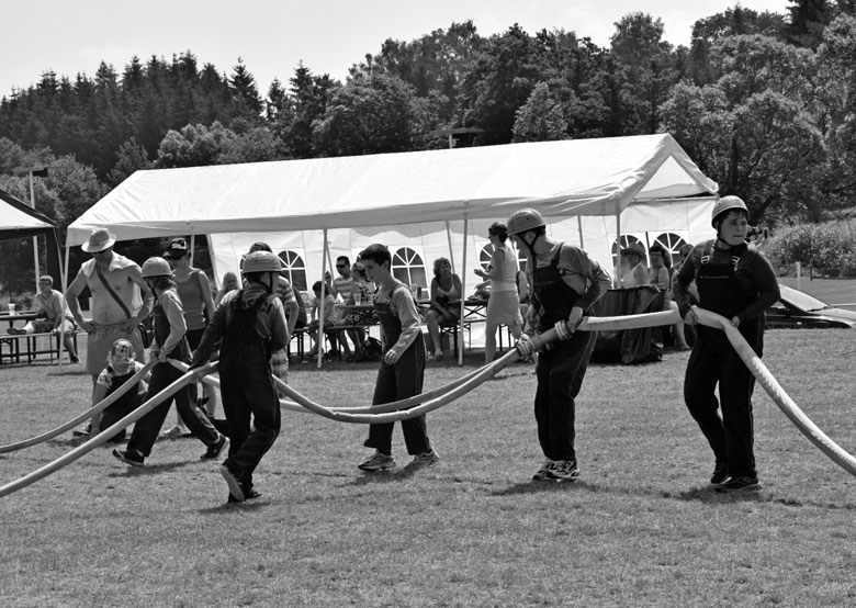 druzí byli hasiči z Kozmic a třetí sbor z Ouběnic. U žen byly vítězkami překvapivě hasičky z Teplýšovic, druhé byly hasičky z Popovic (také překvapení) a třetí byly ženské z Kondrace.