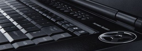Reproduktory Harman Kardon Zreteľný a impozantný zvuk vysokej kvality Dva veľké reproduktory od spoločnosti Harman Kardon zabudované do prenosného počítača Qosmio vám umožnia vychutnať si to