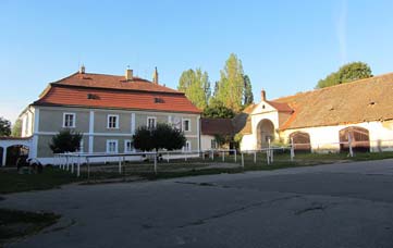 ÚNOR 2017 ZPRAVODAJ ŽIVOTA 90 Vstupné na každý pořad 20,- Kč, není-li uvedeno jinak. Středa 1.
