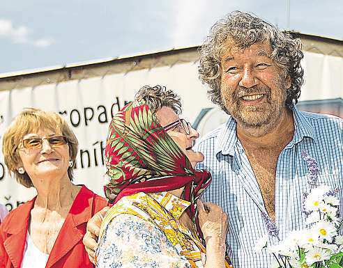 6 1. srpna 2014 Českobudějovicko Slunce, seno... slaví. Přijel Venca, Šimoniinženýrka Trilogie Slunce, seno.. slaví třicet let od uvedení do kin.