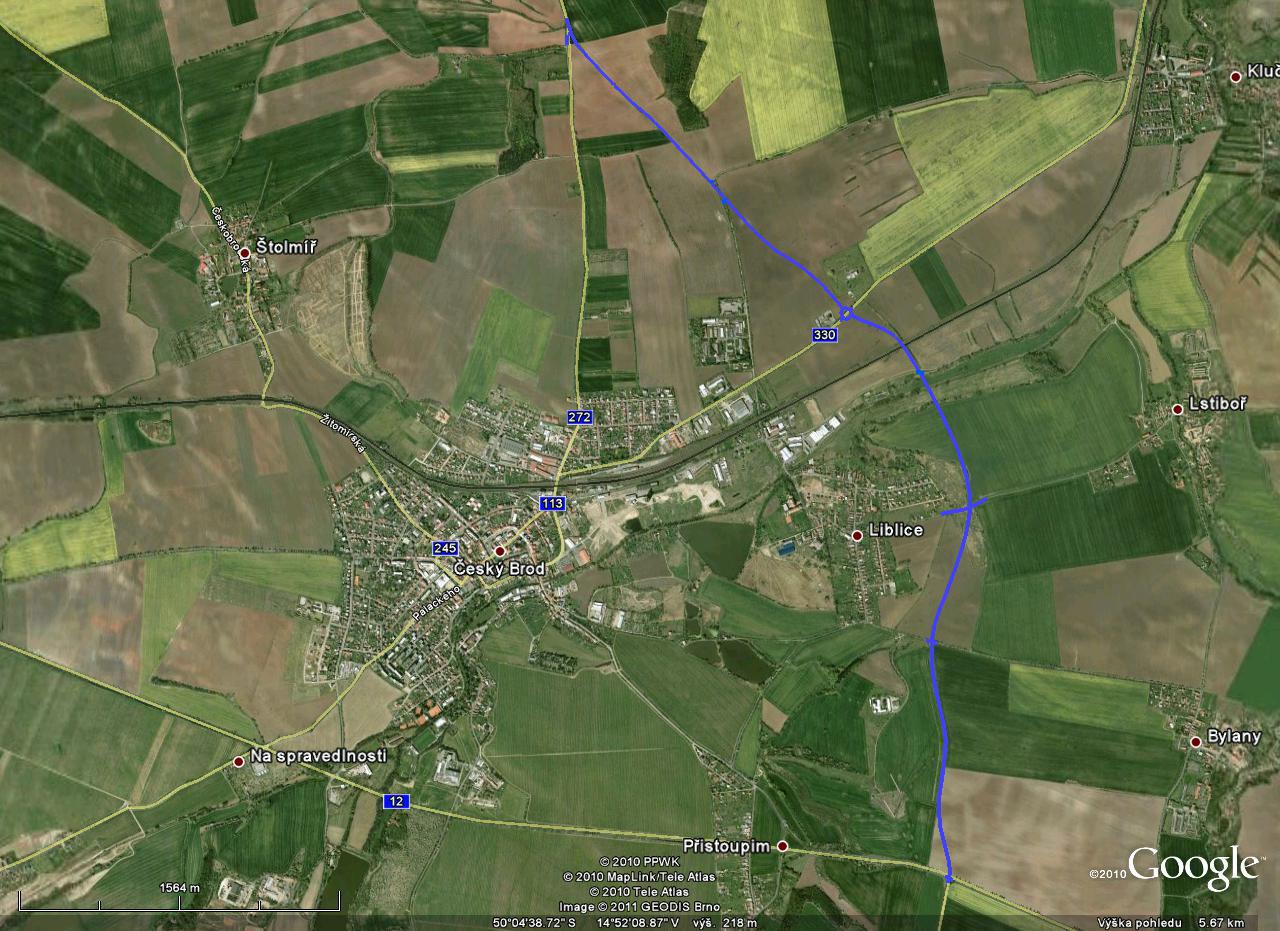Trasa silničního obchvatu začíná na silnici II/272 na hranici katastrálního území Kounic a Českého Brodu a navazuje na plánovaný obchvat Kounic.