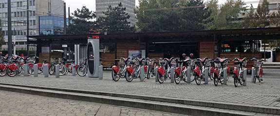 Bike Sharing, systémy B+R Systém půjčování (sdílení) jízdních kol, který je ve velkých zahraničních městech běžný, se postupně rozvíjí také v ČR.