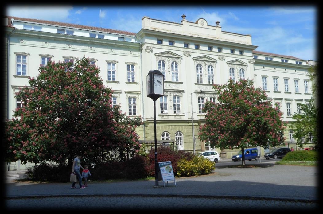 1. Základní údaje o škole Název: Sídlo: Ředitelka školy: LINGUA UNIVERSAL soukromá základní škola a mateřská škola s.r.o. Sovova 480/2, 412 01 Litoměřice Ing.