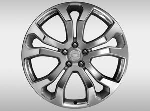 STANDARDNÍ VÝBAVA A PRVKY VÝBAVY NA PŘÁNÍ 22" KOLA S 5 DVOJITÝMI PAPRSKY STYL 508 ČERNÝ LAK SE SATINOVANÝM POVRCHEM 029YX 22" KOLA S 10 DVOJITÝMI PAPRSKY STYL 108 029TU 22" KOLA S 10 DVOJITÝMI