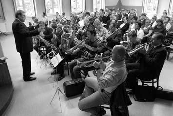 Hudba ve u Dechový orchestr Čas setkání Kontaktní osoba Telefon Komorní Lhotka (farní budova) neděle, 10.00 h Jiří Cyroň 604 737 203 (středisko Karmel) středa, 19.