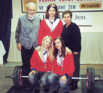 T. J. Sokol Láznû Bohdaneã je nejen reprezentantem Jednoty a Sokola, ale i dûstojn m reprezentantem na eho mûsta.