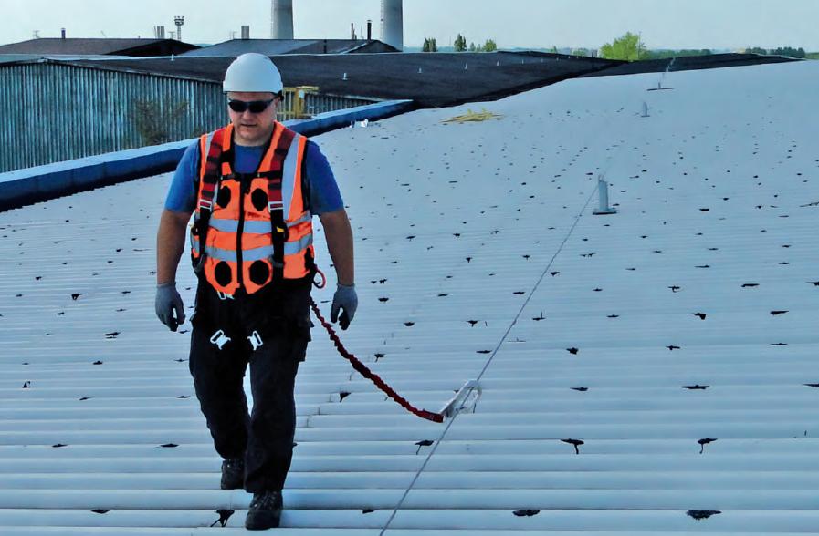 Tlumiče pádu Tlumič pádu je součástí systému osobního ochrany proti pádu a vyhovuje EN 355.