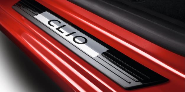 00049149 00060082 00031588 00066042 00066041 DESIGN I INTERIÉR Nový Renault Clio Vás zaujme moderním interiérem s nadčasovým designem.