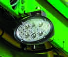 Řiditelná oj (výbava na přání) DAMMANN řiditelná oj vede postřikovač přesně ve stopě traktoru. LED pracovní světla (výbava na přání) LED pracovní světla lze nabídnout v počtu dvou nebo čtyř kusů.