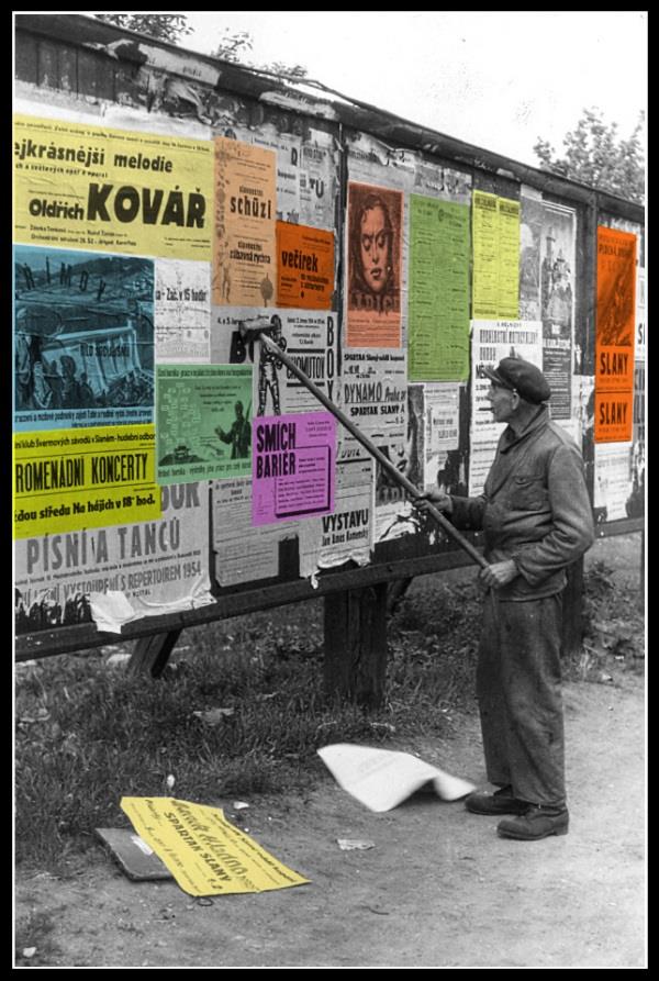V. Ve výstavní síni muzea v první patře je přístupná výstava Kulturní život v Slaném. Soubor historických plakátů ze sbírek muzea vyzývá k delší návštěvě.