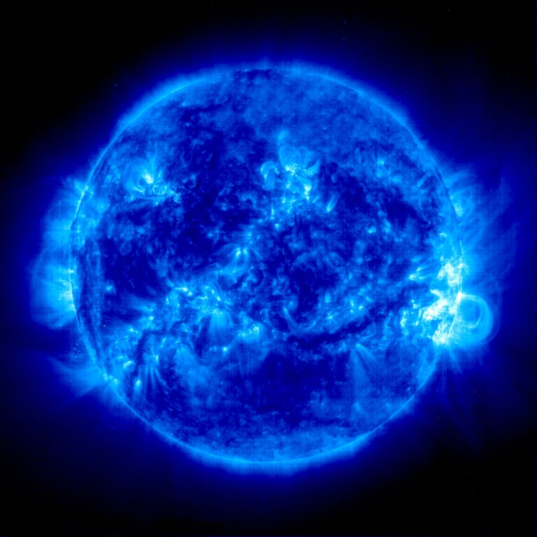 mrzává do plazmatu, konvekcí je vynášeno k povrchu hvězdy, kde disipuje. Při disipaci vznikají magnetohydrodynamické vlny, které se šíří fotosférou a v oblasti chromosféry a koróny se rozpadnou.