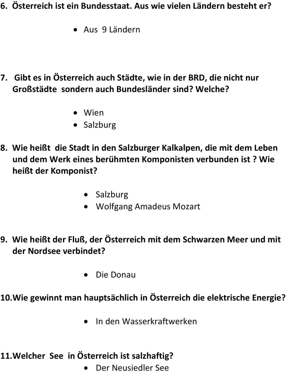 Wie heißt die Stadt in den Salzburger Kalkalpen, die mit dem Leben und dem Werk eines berühmten Komponisten verbunden ist? Wie heißt der Komponist?