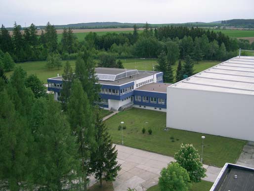 potřeby operátora jsou definovány hierarchicky uspořádané technologické snímky - 13 hlavních, které jsou dostupné z celkového přehledu a dalších 110 vnořených, které poskytují podrobný rozbor a