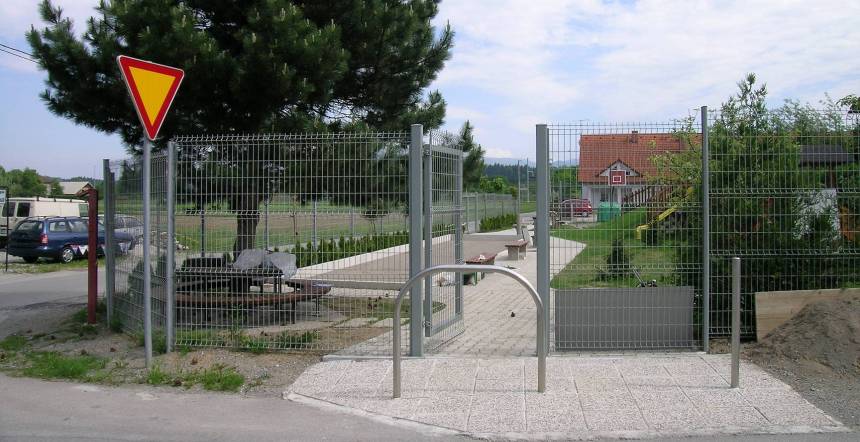 DODATNA OPREMA IGRIŠČ