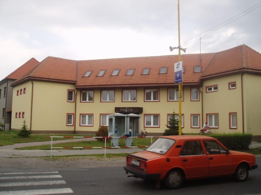 Šaštín-Stráže Štúrova 559 20 Nehnuteľnosť sa nachádza v centrálnej časti mesta Šaštín-Stráže na Štúrovej ulici, v blízkosti národnej kultúrnej pamiatky - Šaštínskej Baziliky v pamiatkovo chránenom