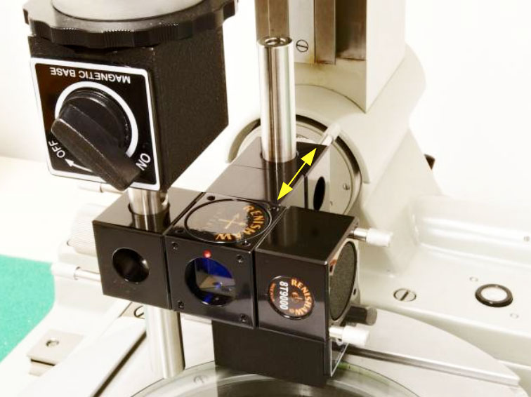 46 Obr. 48. Znázornění pohybu komponet při měření na ose Y 5.3 Zkalibrování lineárního interferometru a odražeče Ustavíme laser na stativu tak aby míříl do prostoru kde se nachází měřící optika.