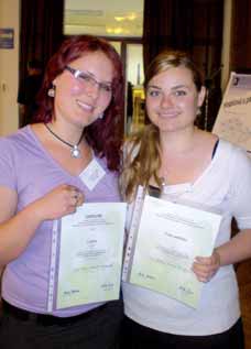 Studentky oboru Všeobecná sestra Ústavu zdravotnických studií TUL Julie Caldová (2. ročník) a Veronika Kratochvílová (1.