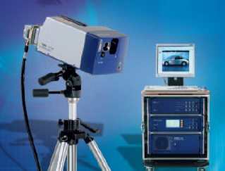 EXPERIMENTÁLNÍ MODÁLNÍ ANALÝZA Obr. 9 Skenovací vibrometr PSV-400 firmy Polytec [11] Laserové vibrometry pracují na bázi tzv. Dopplerova jevu, který využívají například běžné akustické radary.