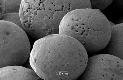 8 Spheroidized W80ZrC20-K powder Obr.9 Vzorek separované destičky W80ZrC20-K Fig.