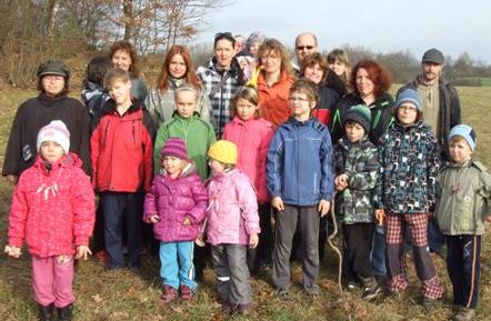 PODĚKOVÁNÍ Speciální poděkování patří těm, které Hvězdičku nenechají nikdy ve štychu, a i když už jejich děti mateřskému centru odrostly, i dnes pomáhají, kde je třeba: zaskočí na stanovištích při