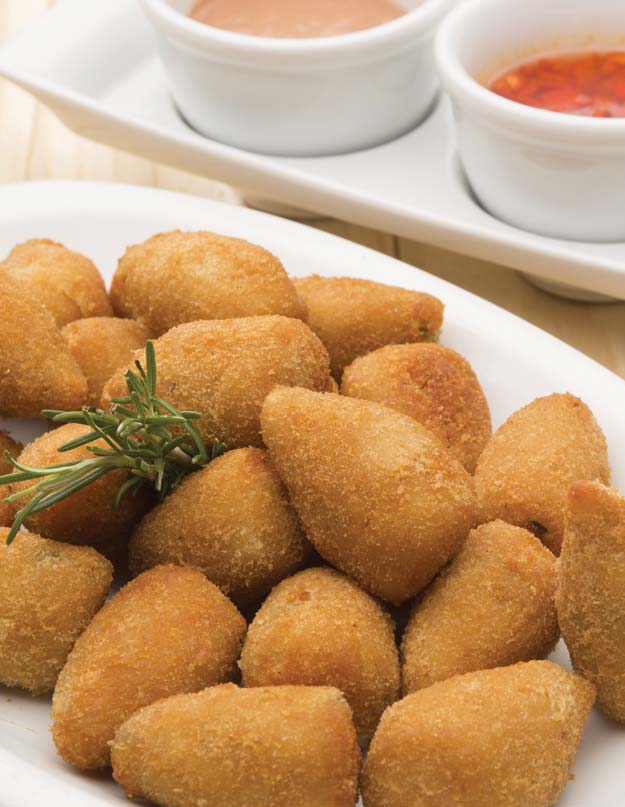 5. COXINHAS (kuracie kroketky) Coxinhas sú v podstate kuracie krokety, populárne pouličné jedlo v Brazílii.