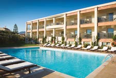 GRÉCKO - ANISSARAS BELLA BEACH PRIAMO NA PLÁŽI KVALITNÉ UBYTOVANIE ALL INCLUSIVE ANIMÁCIE Elegantný hotelový komplex postavený priamo pri piesočnatej pláži, obklopený krásnou záhradou, ponúka širokú