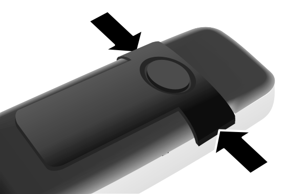První kroky Pokud budete muset otevřít víčko přihrádky na baterie znovu, abyste připojili kabel USB nebo vyměnili baterii: Sundejte sponu na opasek (pokud je namontovaná).