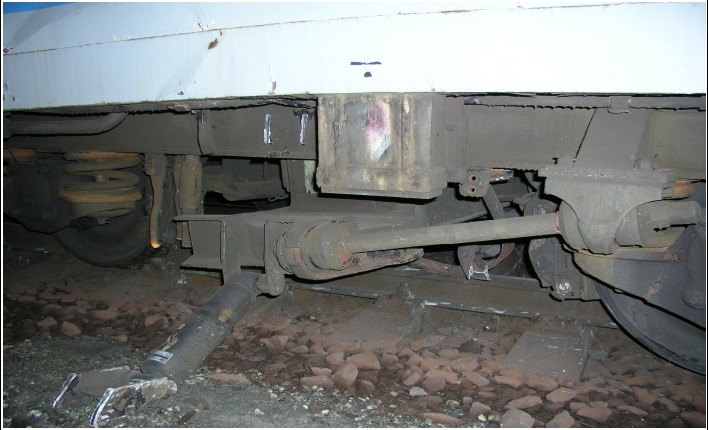 SUMMARY Date and time: Occurrence type: Type of train: Location: 6th December 2007, 18:31 (17:31 GMT) train derailment passenger train No. 3425 Ostrava-Kunčice station, switch No.