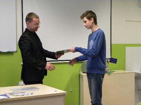 Středoškolská celorepubliková soutěž v kybernetické bezpečnosti Dva naši studenti se umístili v 1. kole soutěže mezi čtyřmi nejlepšími studenty v kraji. Na 2.