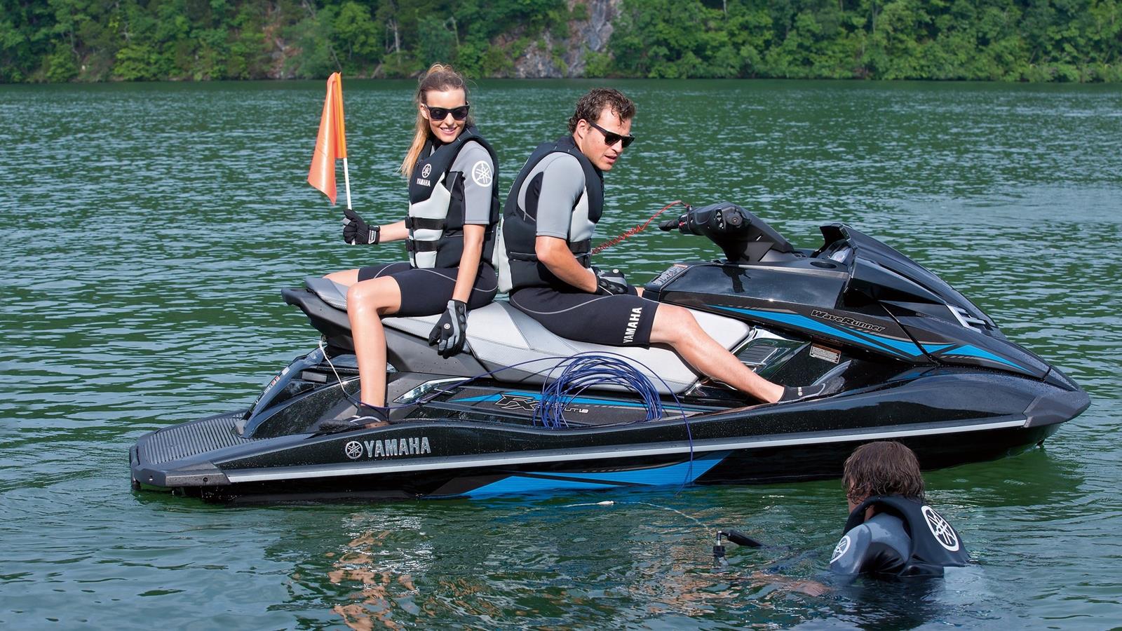 Technologie vodních skútrů, které důvěřuje celý svět Současný model WaveRunner si vysloužil renomé světové špičky díky své spolehlivosti a univerzálnosti během mnoha let na trhu.
